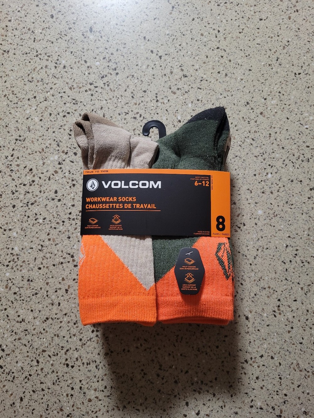 8-Pair Volcom Mens Size 6-12 Workwear Logo Cushioned Crew Socks Multicolor